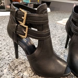 BRAND NEW!! Michael Kors Blaze open toe bootie size 6